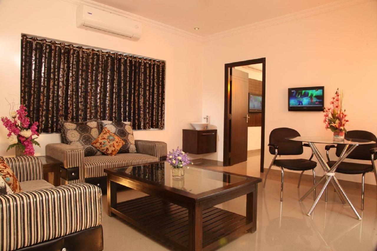 Vinay Residency Hotel Sindhnur ภายนอก รูปภาพ