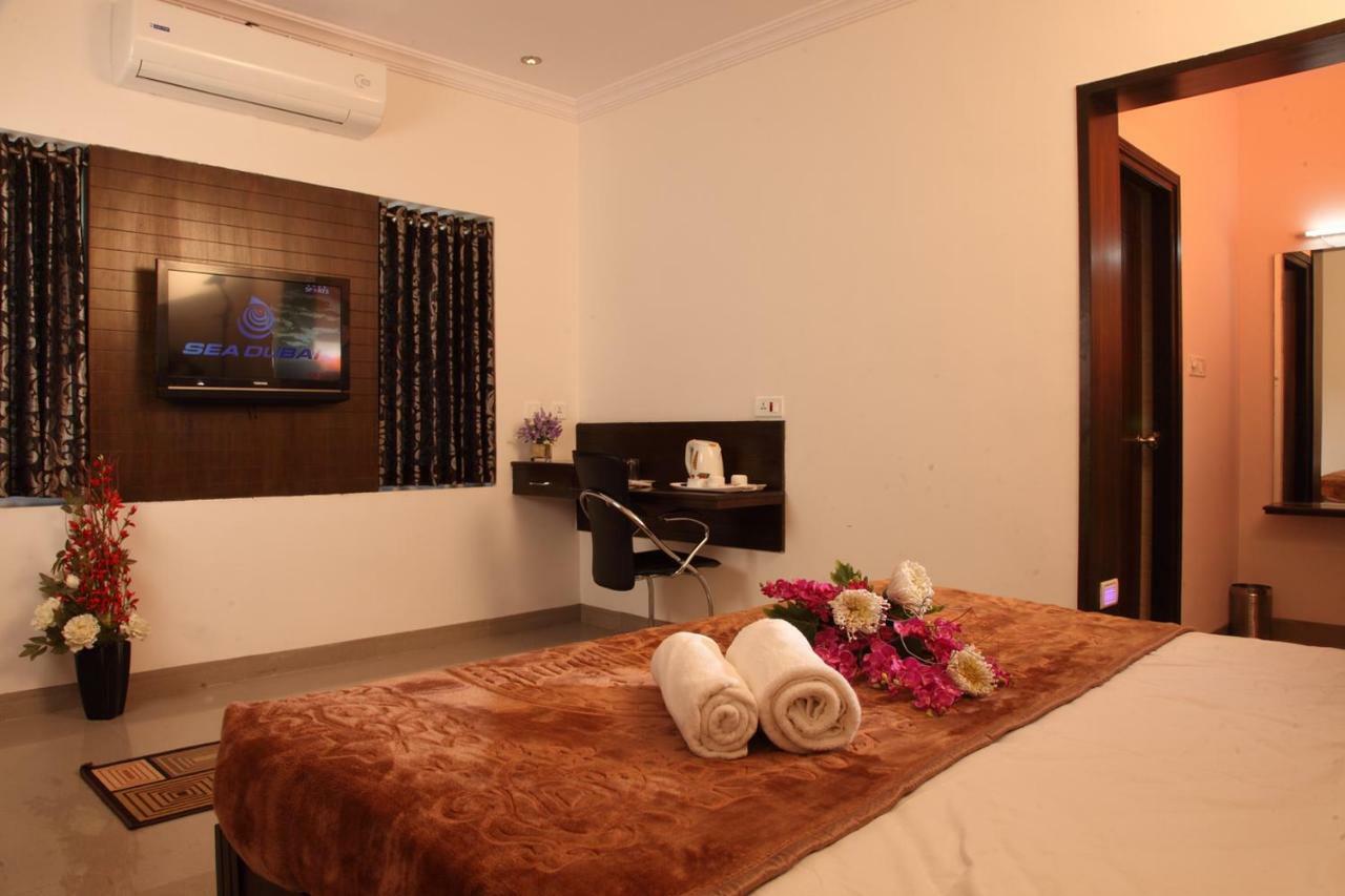 Vinay Residency Hotel Sindhnur ภายนอก รูปภาพ